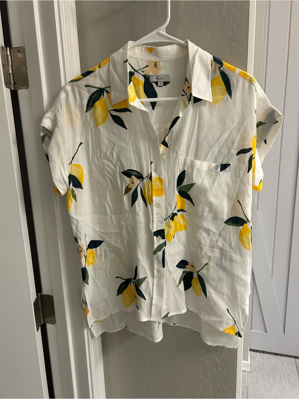 Casual Lemon Print Button-Up Top - White/Yellow